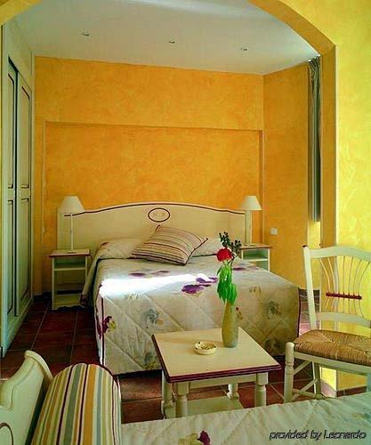 Hotel Bonaparte Τουλόν Δωμάτιο φωτογραφία