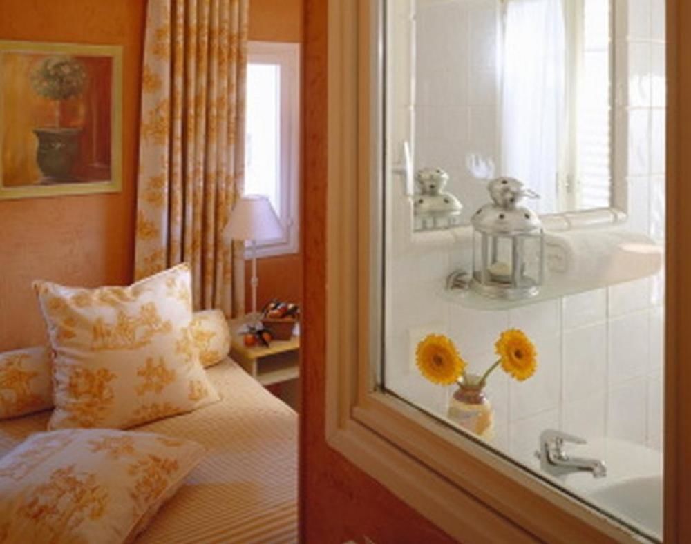 Hotel Bonaparte Τουλόν Δωμάτιο φωτογραφία